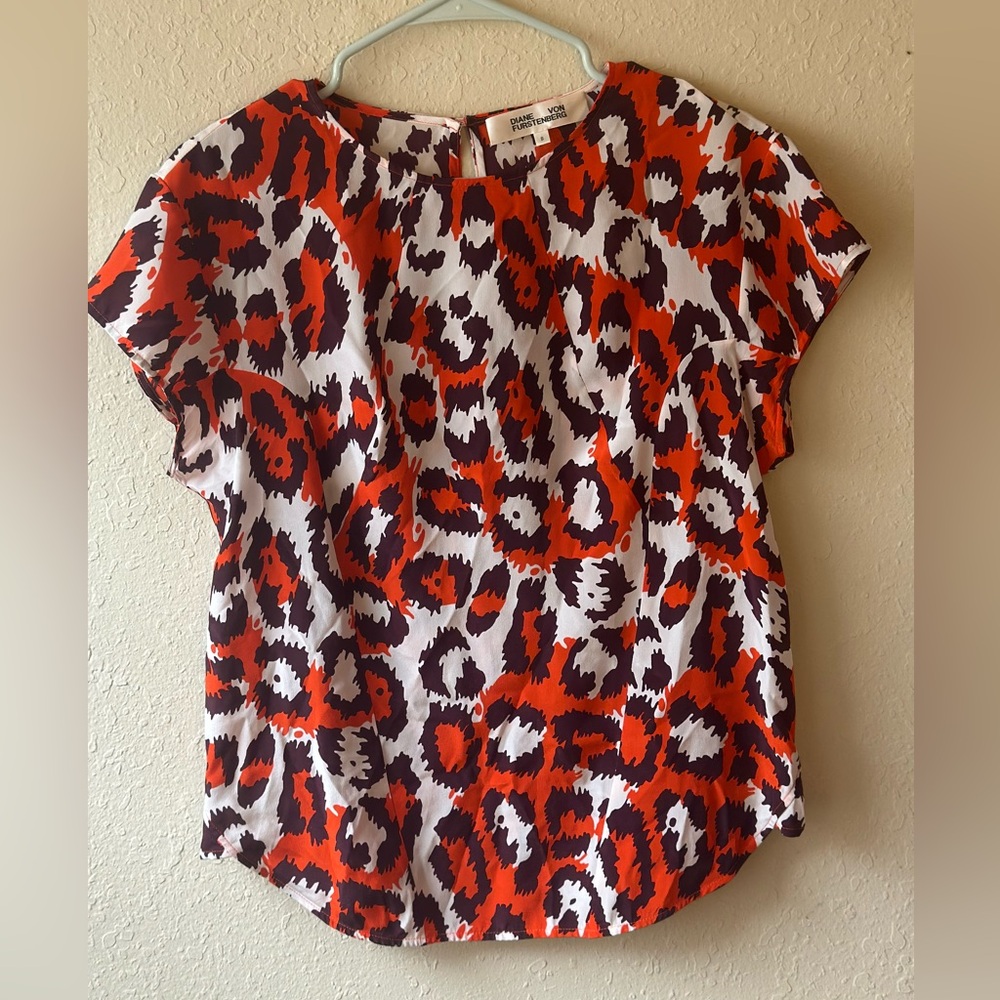 Diane Von Furstenberg Orange Cheetah Print Bateau Neckline Blouse Size Small